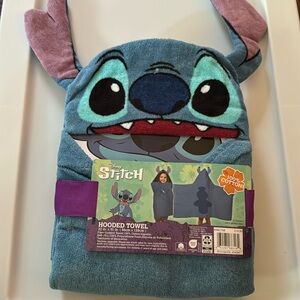 NWT STITCH HOODED TOWEL